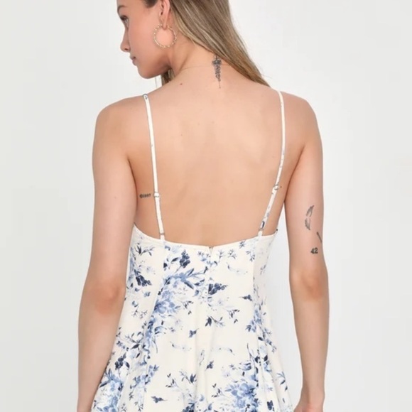 Lulus White and Blue Linen Mini Sundress size M - Picture 2 of 7